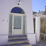 Trullo Amico Casa de Férias *